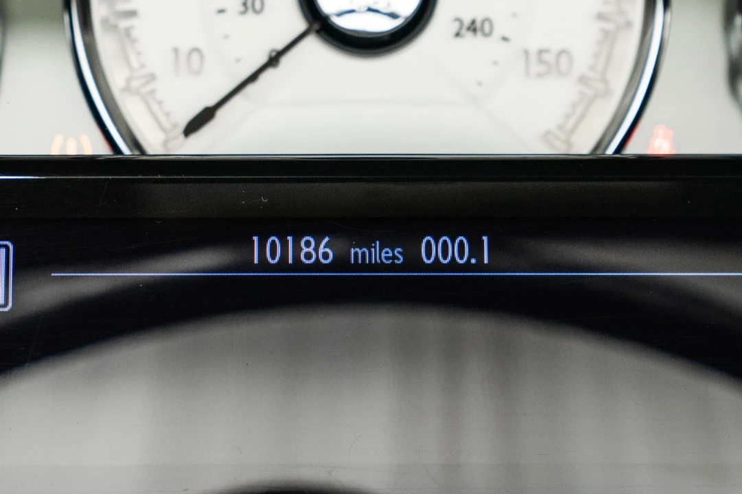 2017 Rolls-Royce Dawn - Image 19 of 21