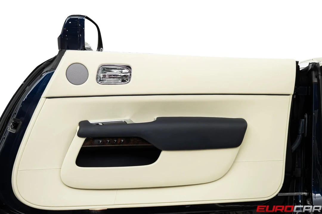 2017 Rolls-Royce Dawn - Image 25 of 31