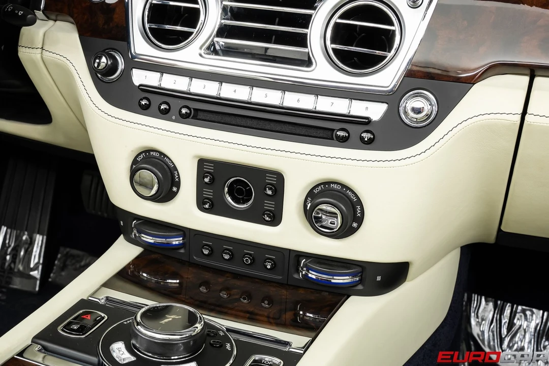 2017 Rolls-Royce Dawn - Image 30 of 31
