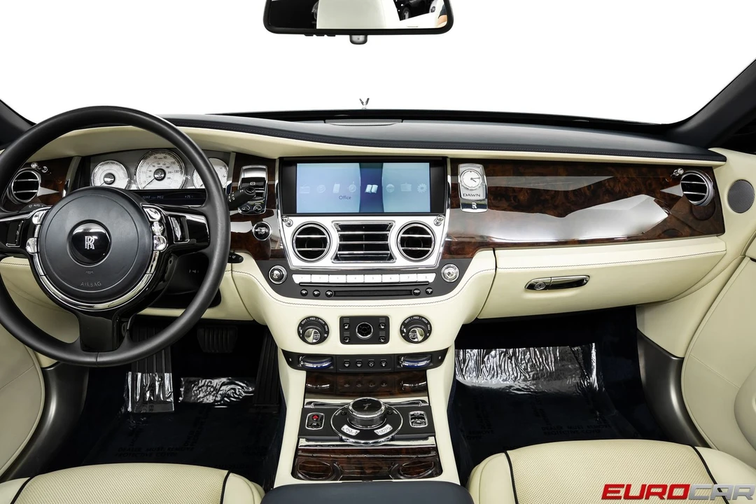 2017 Rolls-Royce Dawn - Image 26 of 31