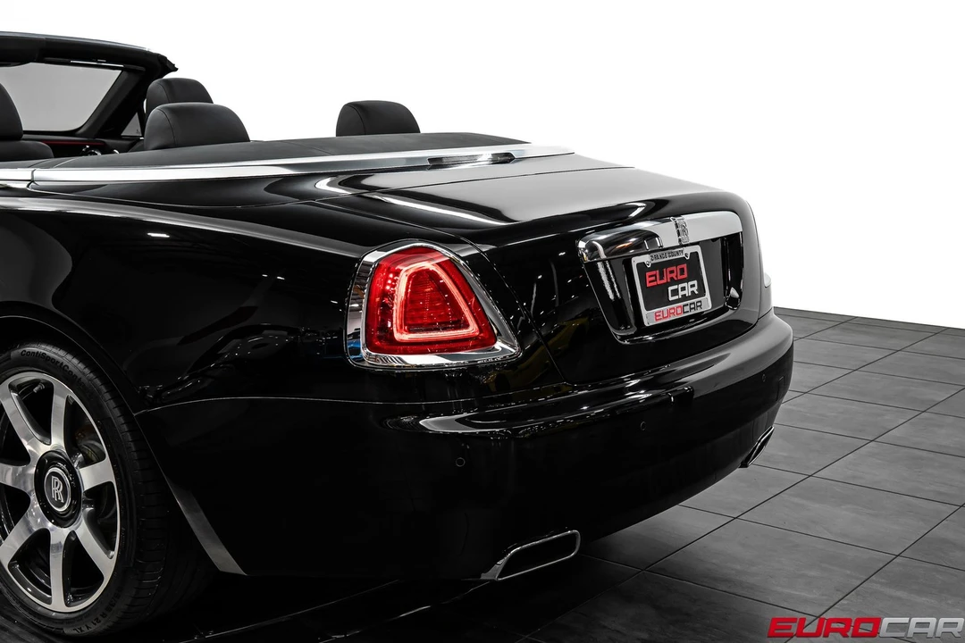 2017 Rolls-Royce Dawn - Image 19 of 31