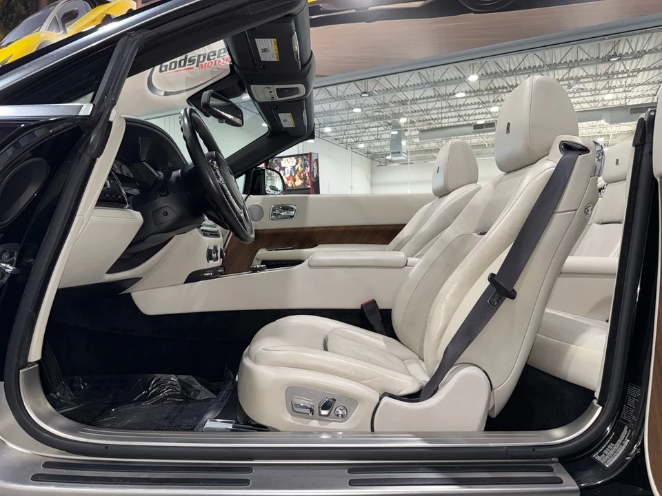 2017 Rolls-Royce Dawn - Image 8 of 12
