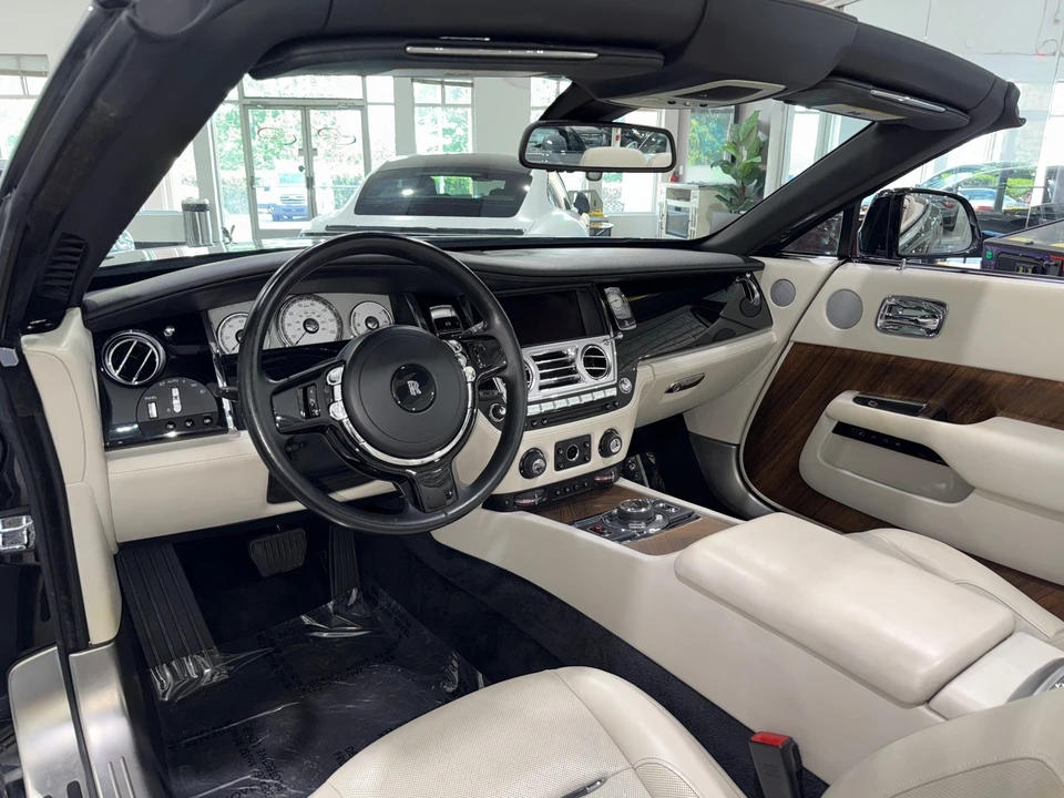 2017 Rolls-Royce Dawn - Image 7 of 21
