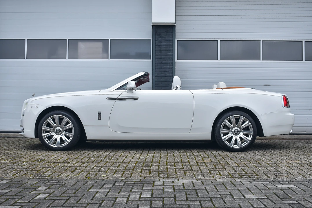 2017 Rolls-Royce Dawn - Image 4 of 31