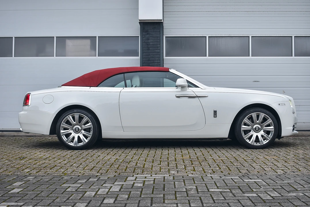 2017 Rolls-Royce Dawn - Image 13 of 31