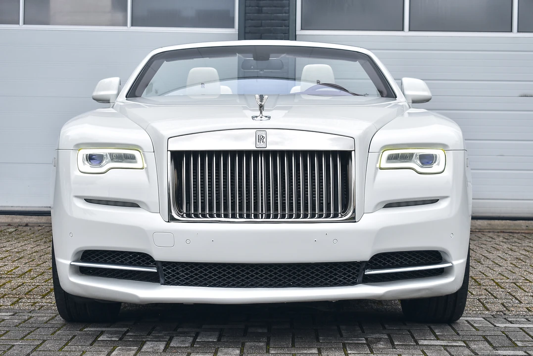 2017 Rolls-Royce Dawn - Image 2 of 31