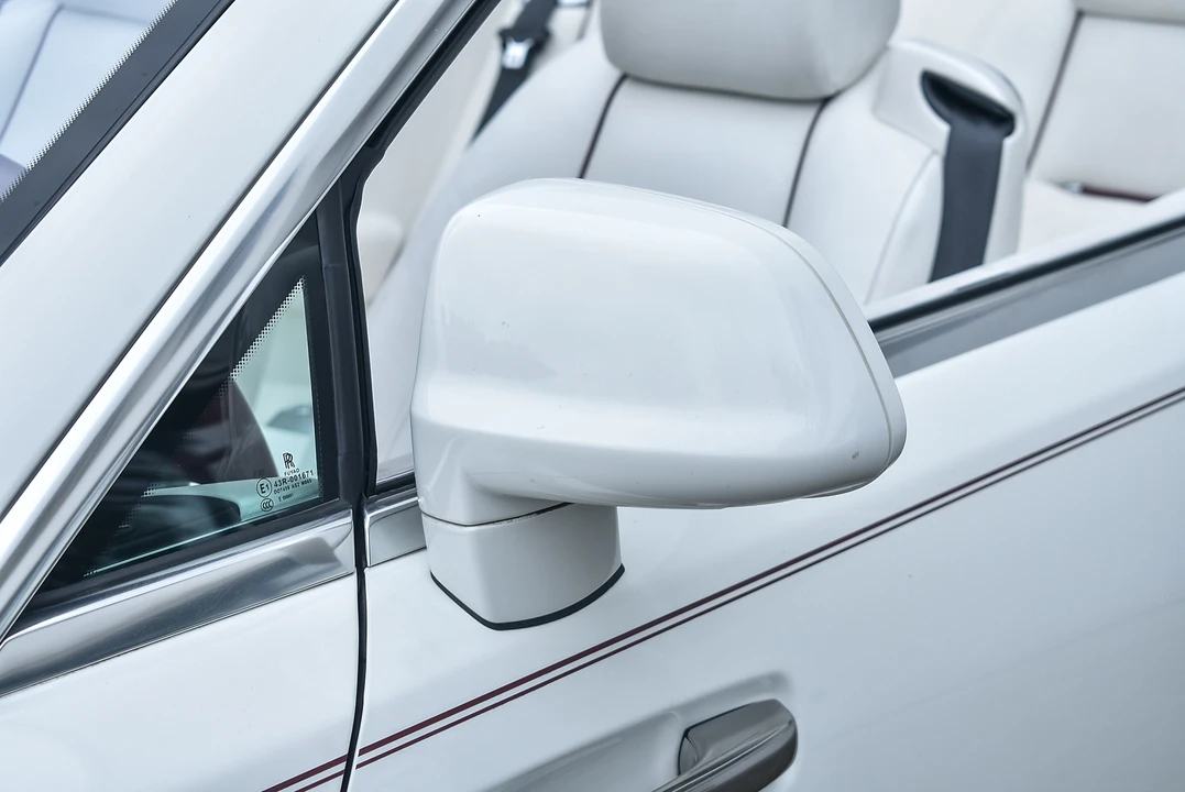2017 Rolls-Royce Dawn - Image 18 of 31