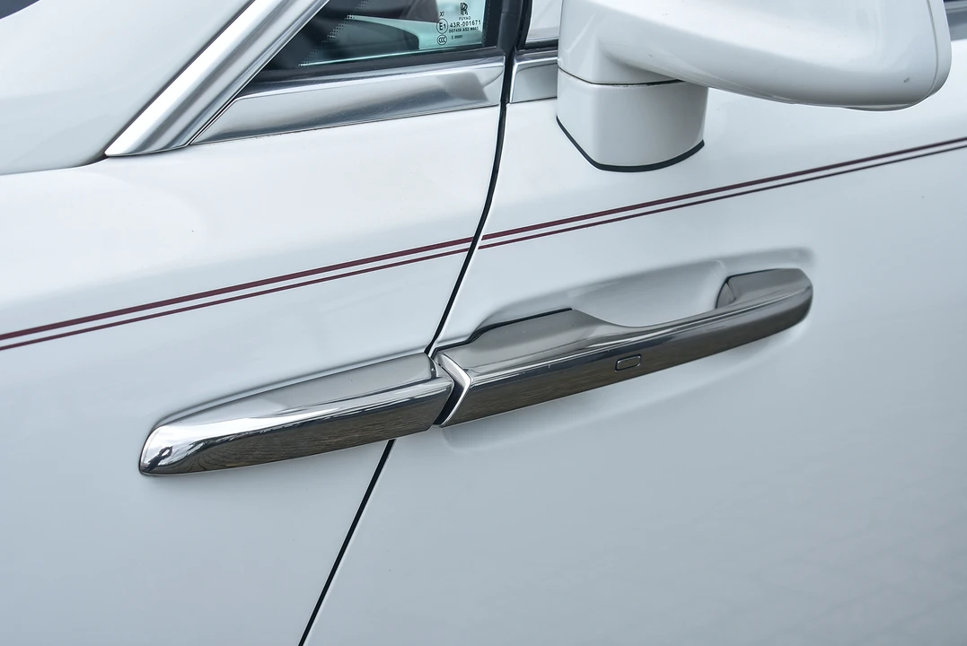 2017 Rolls-Royce Dawn - Image 19 of 31