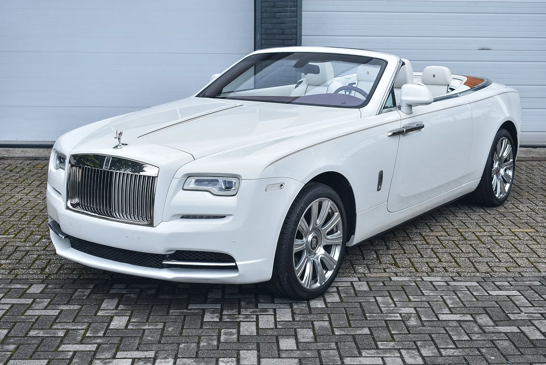 2017 Rolls-Royce Dawn - Image 3 of 31
