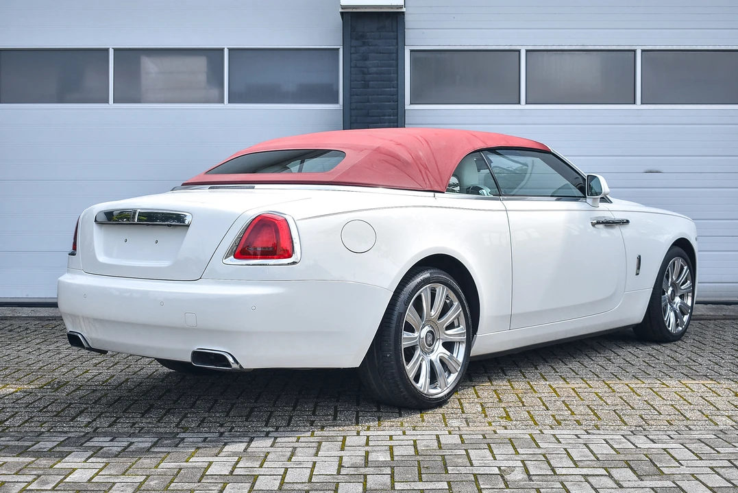 2017 Rolls-Royce Dawn - Image 12 of 31