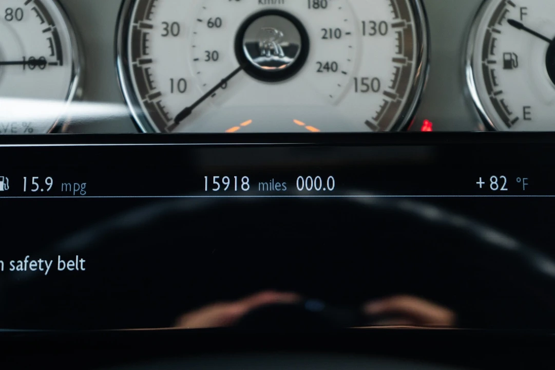 2017 Rolls-Royce Dawn - Image 15 of 21