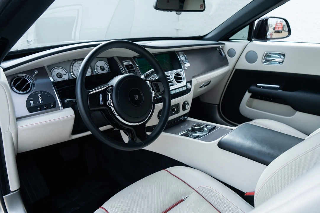 2017 Rolls-Royce Dawn - Image 6 of 21