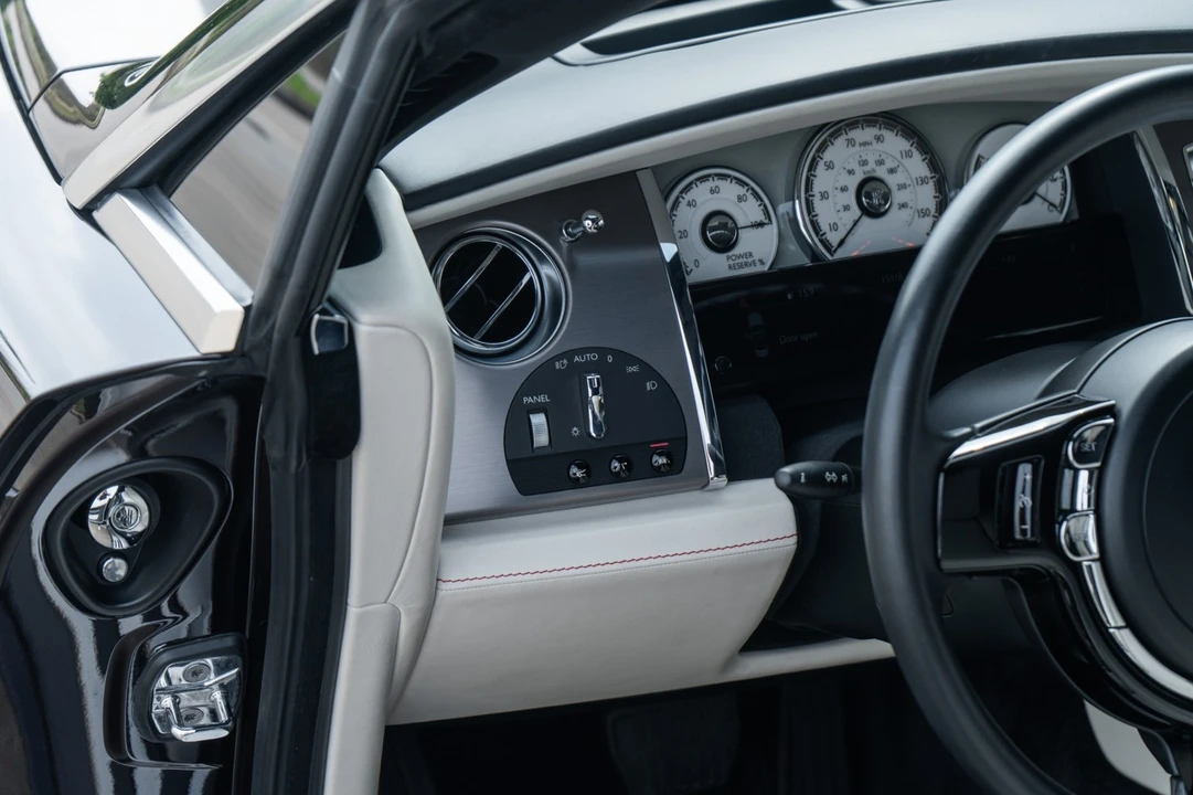 2017 Rolls-Royce Dawn - Image 20 of 21