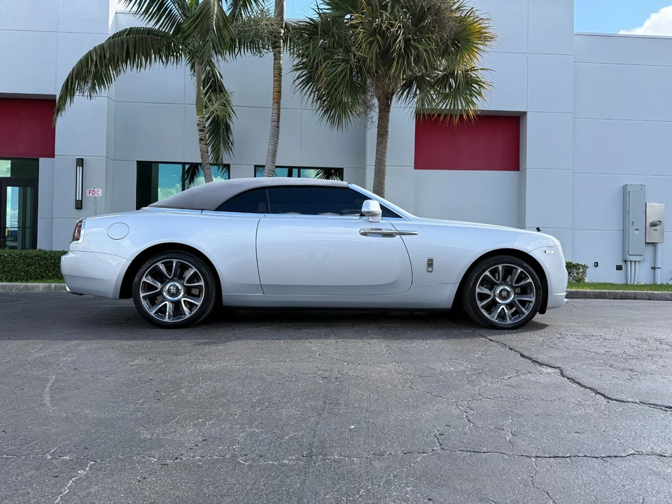 2017 Rolls-Royce Dawn - Image 2 of 21