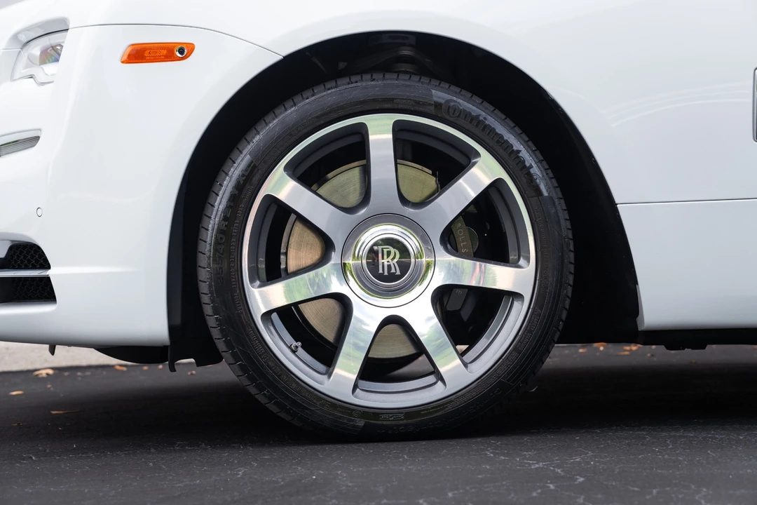 2017 Rolls-Royce Dawn - Image 27 of 31