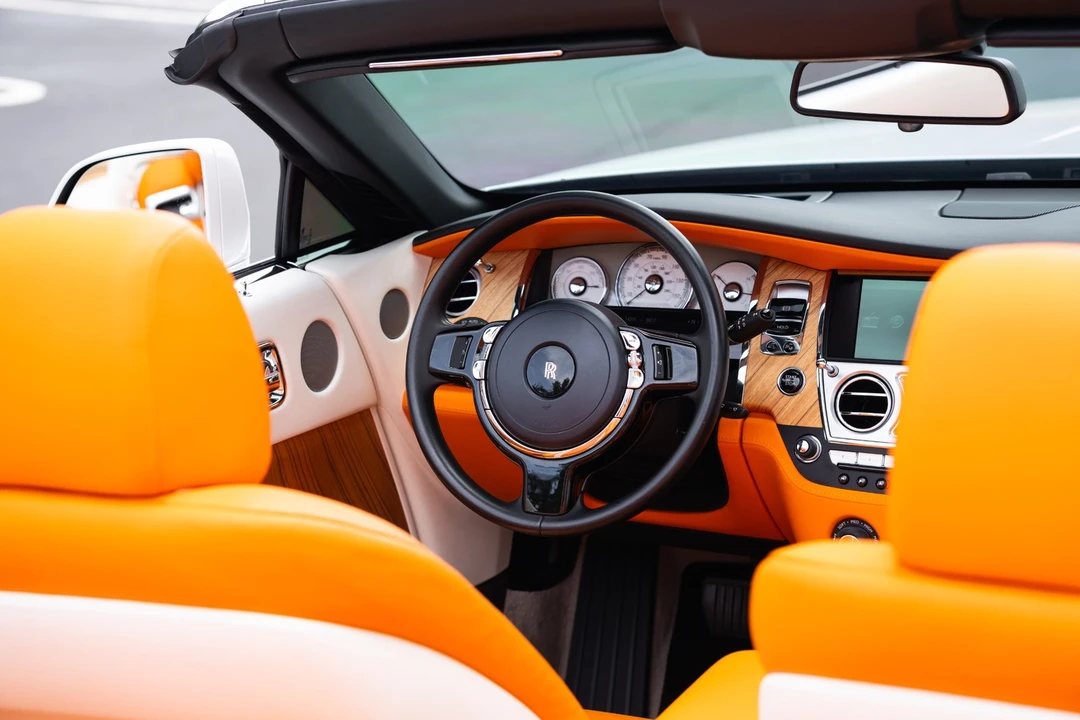2017 Rolls-Royce Dawn - Image 6 of 31
