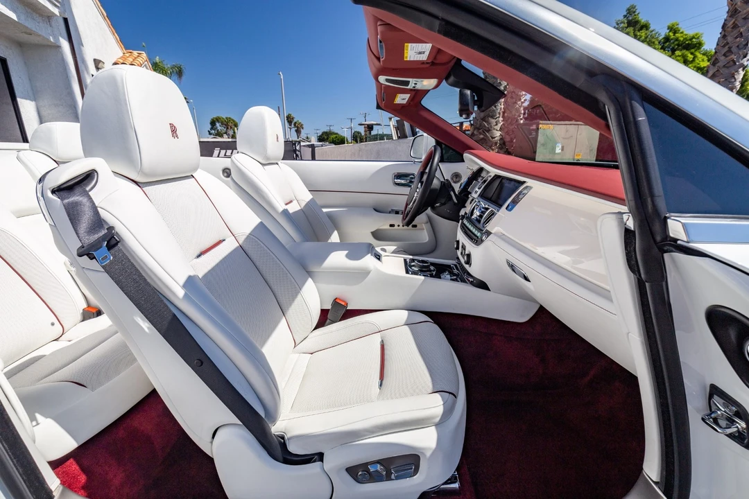 2017 Rolls-Royce Dawn - Image 7 of 21