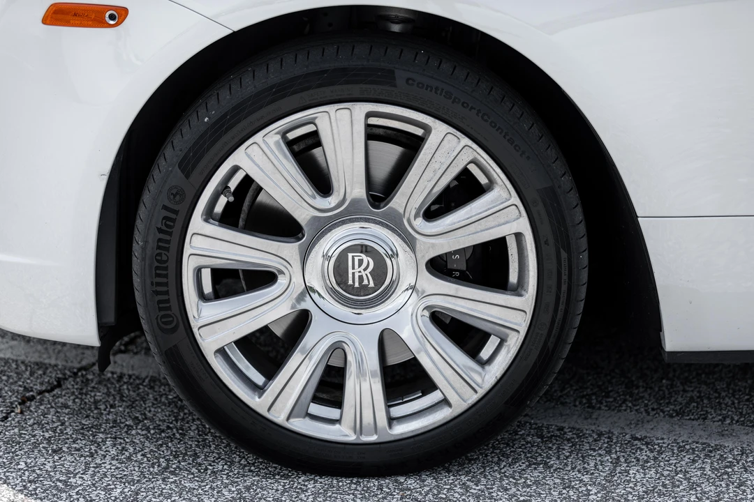2017 Rolls-Royce Dawn - Image 25 of 31