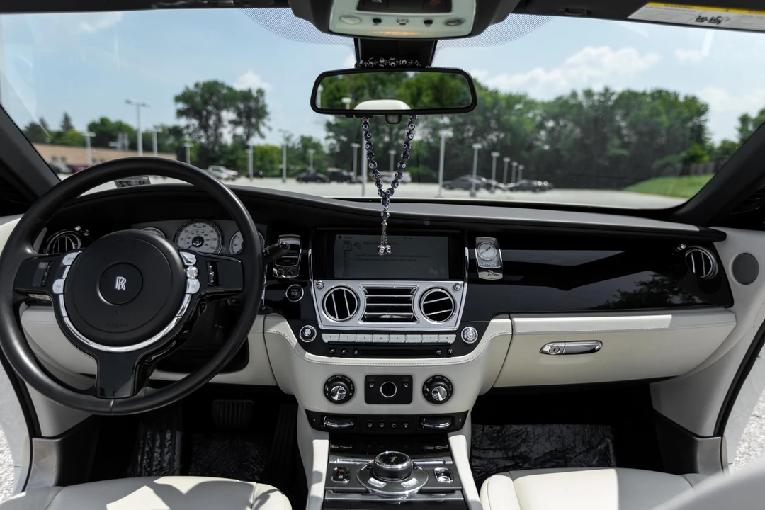 2017 Rolls-Royce Dawn - Image 29 of 31