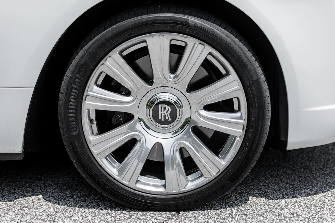 2017 Rolls-Royce Dawn - Image 26 of 31