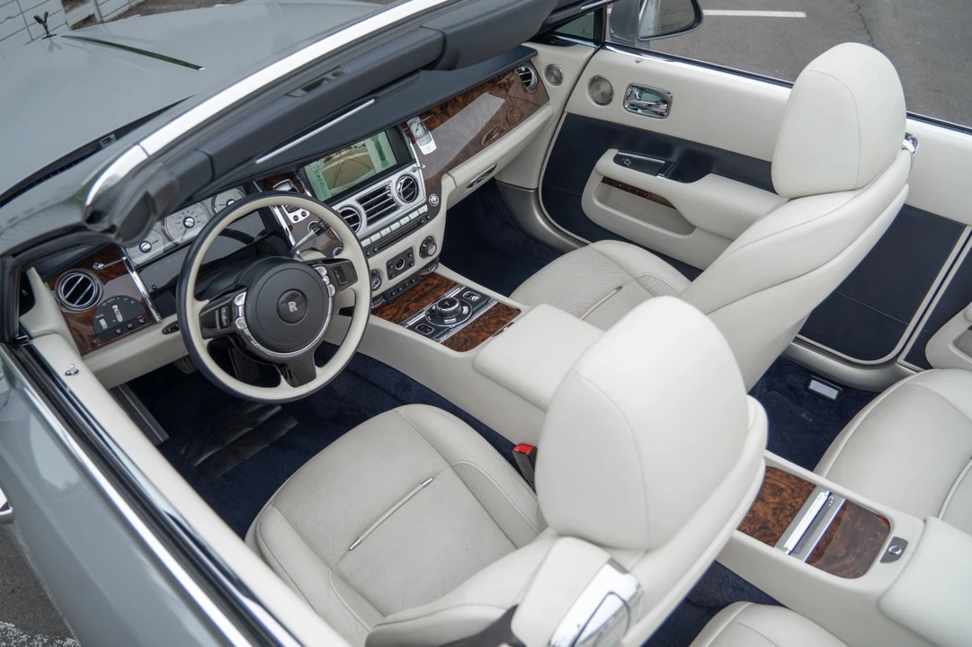 2017 Rolls-Royce Dawn - Image 5 of 12