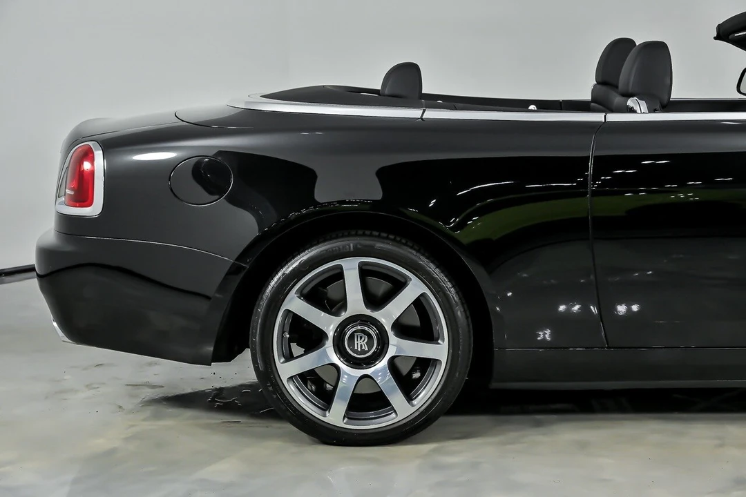 2017 Rolls-Royce Dawn - Image 13 of 31