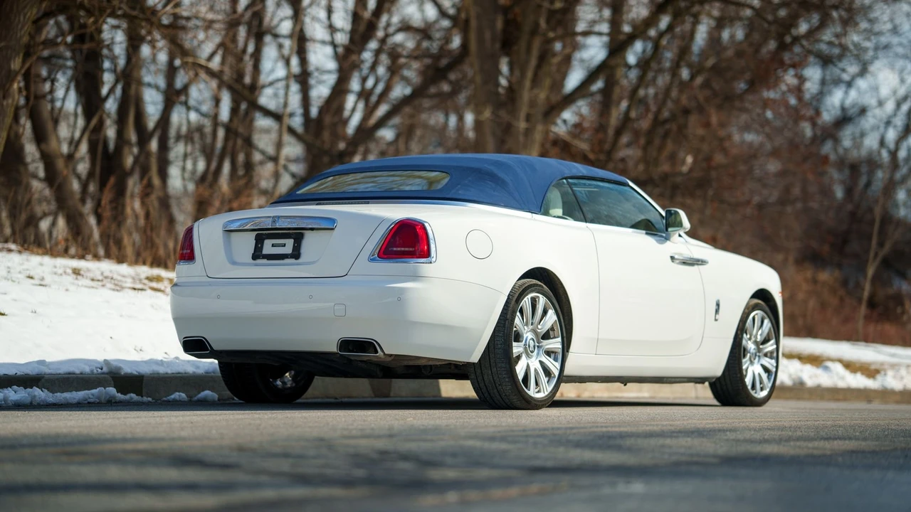 2017 Rolls-Royce Dawn - Image 15 of 31