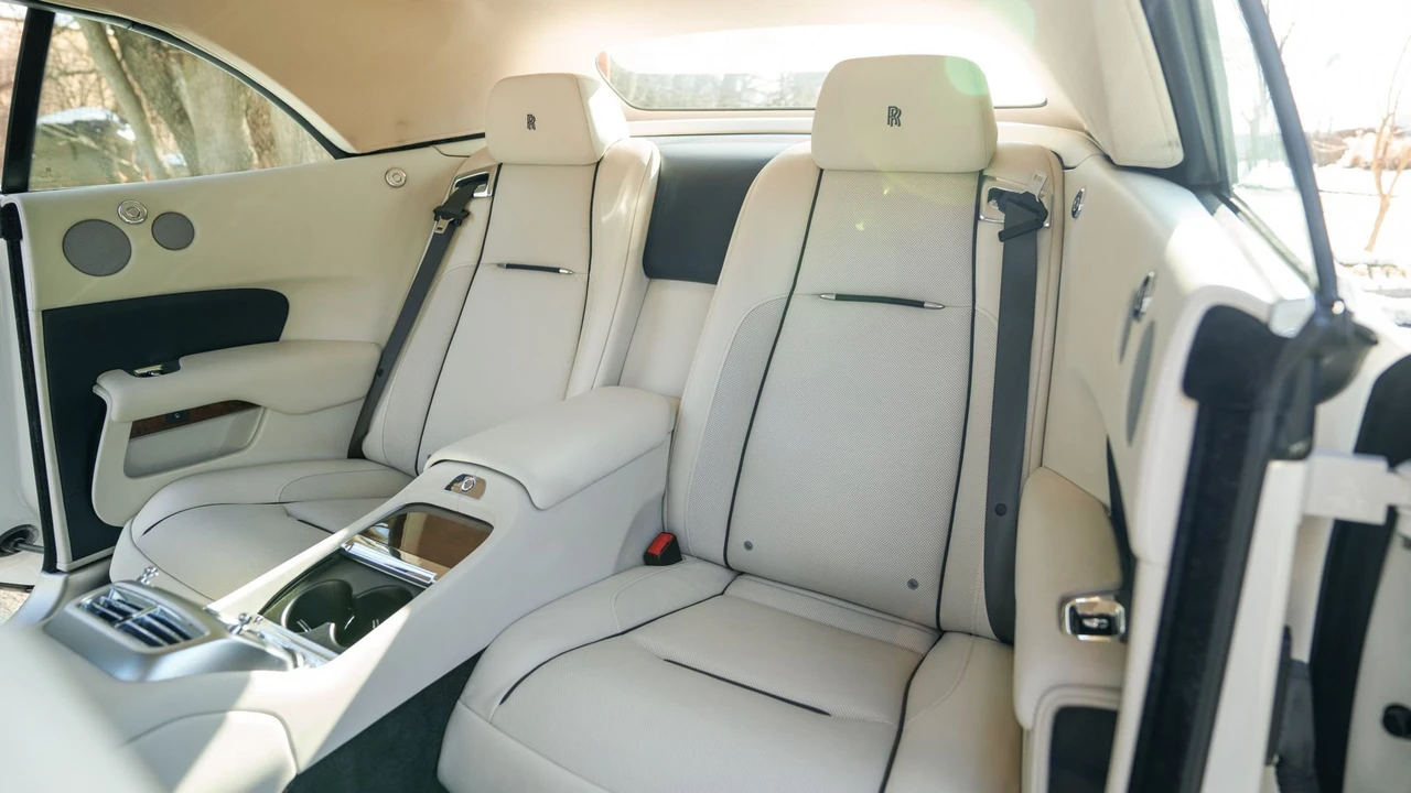 2017 Rolls-Royce Dawn - Image 6 of 31