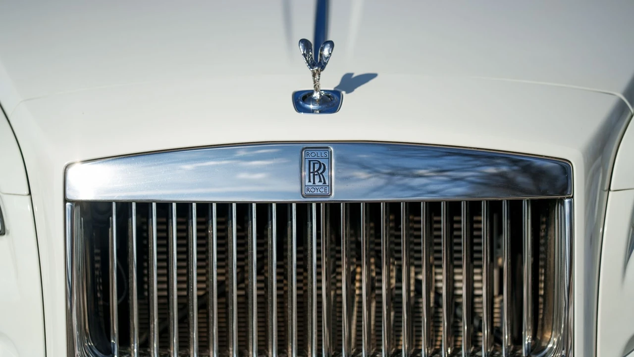 2017 Rolls-Royce Dawn - Image 25 of 31