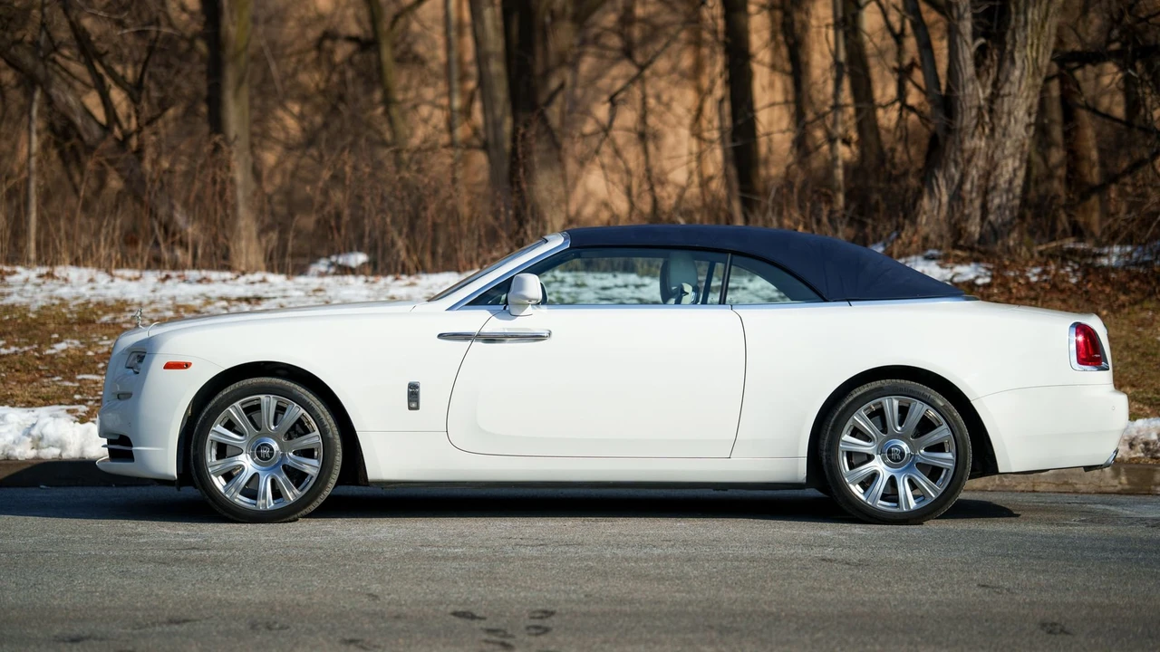 2017 Rolls-Royce Dawn - Image 8 of 31