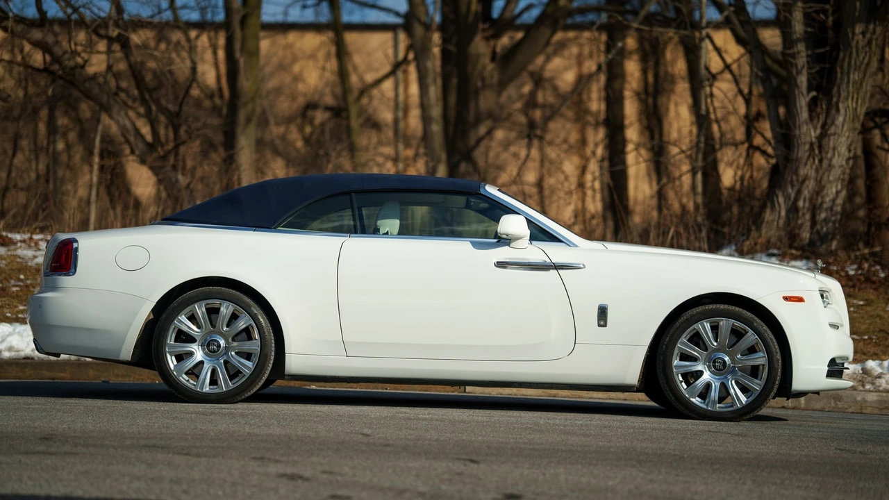2017 Rolls-Royce Dawn - Image 16 of 31