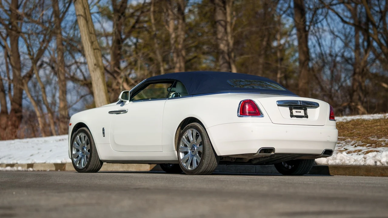 2017 Rolls-Royce Dawn - Image 14 of 31