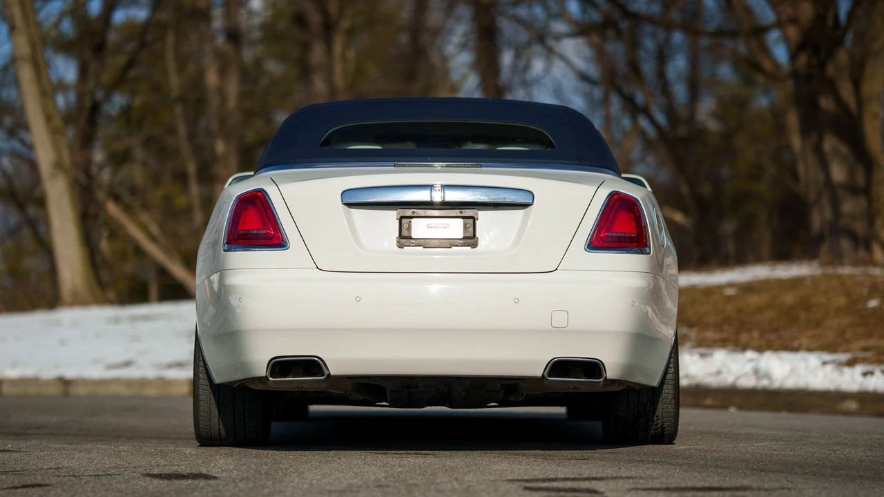 2017 Rolls-Royce Dawn - Image 19 of 31