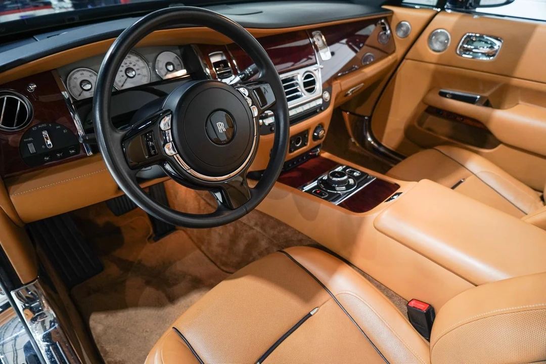 2017 Rolls-Royce Dawn - Image 2 of 21