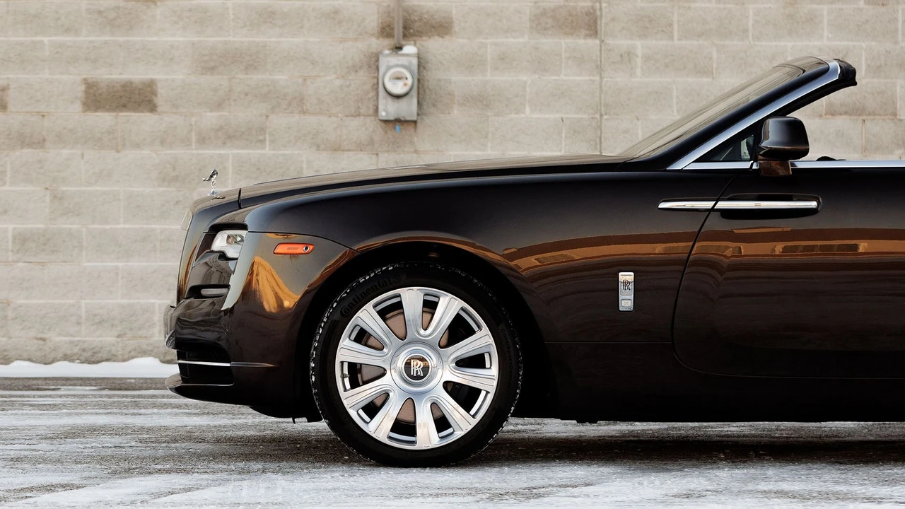 2017 Rolls-Royce Dawn - Image 28 of 31