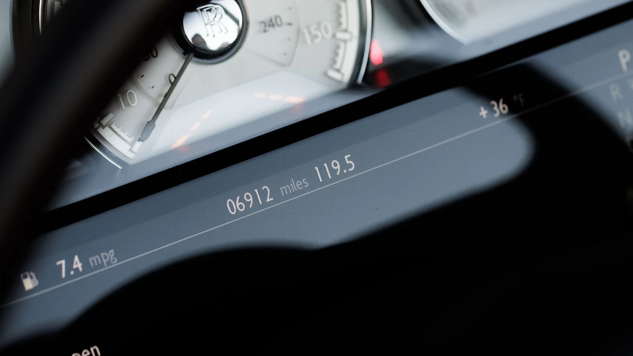 2017 Rolls-Royce Dawn - Image 7 of 31