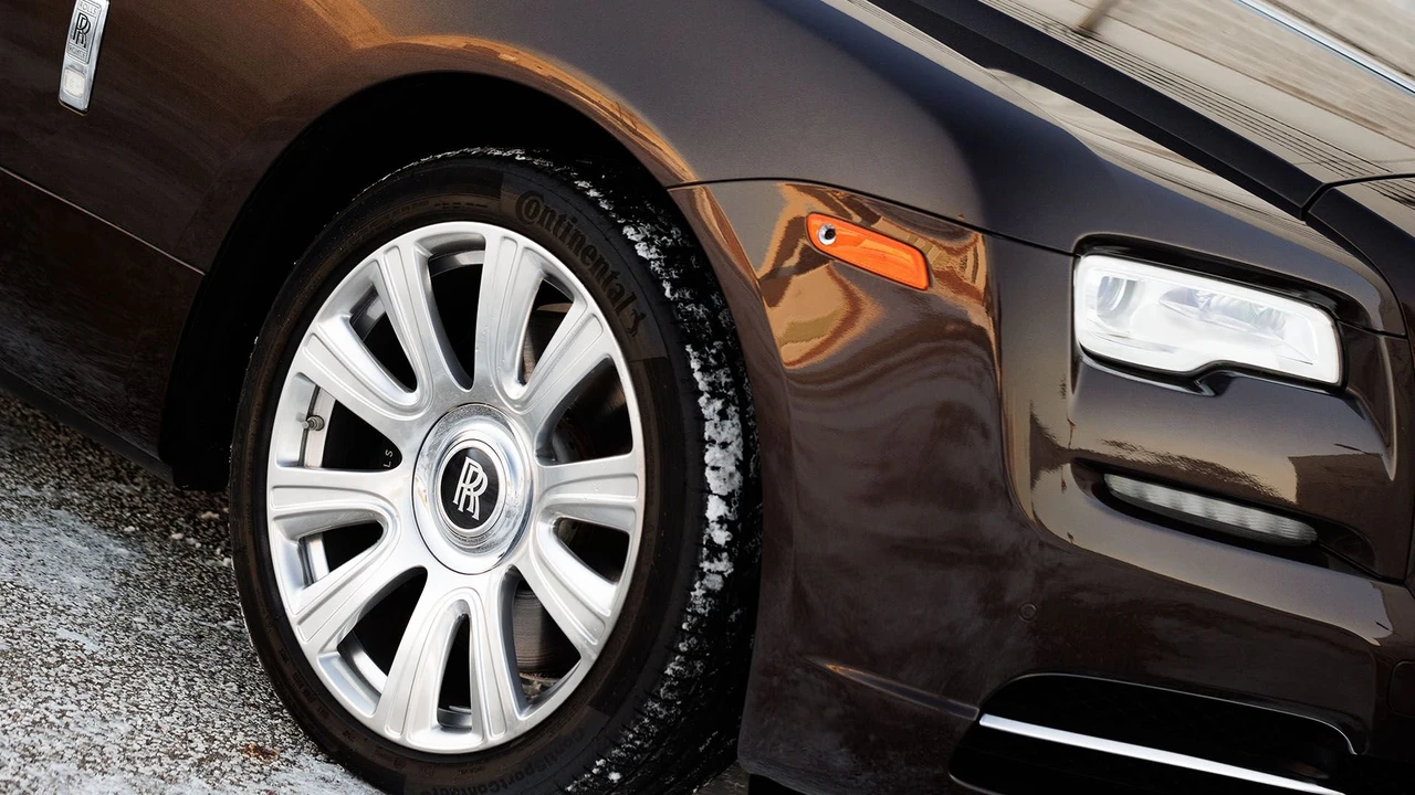 2017 Rolls-Royce Dawn - Image 26 of 31