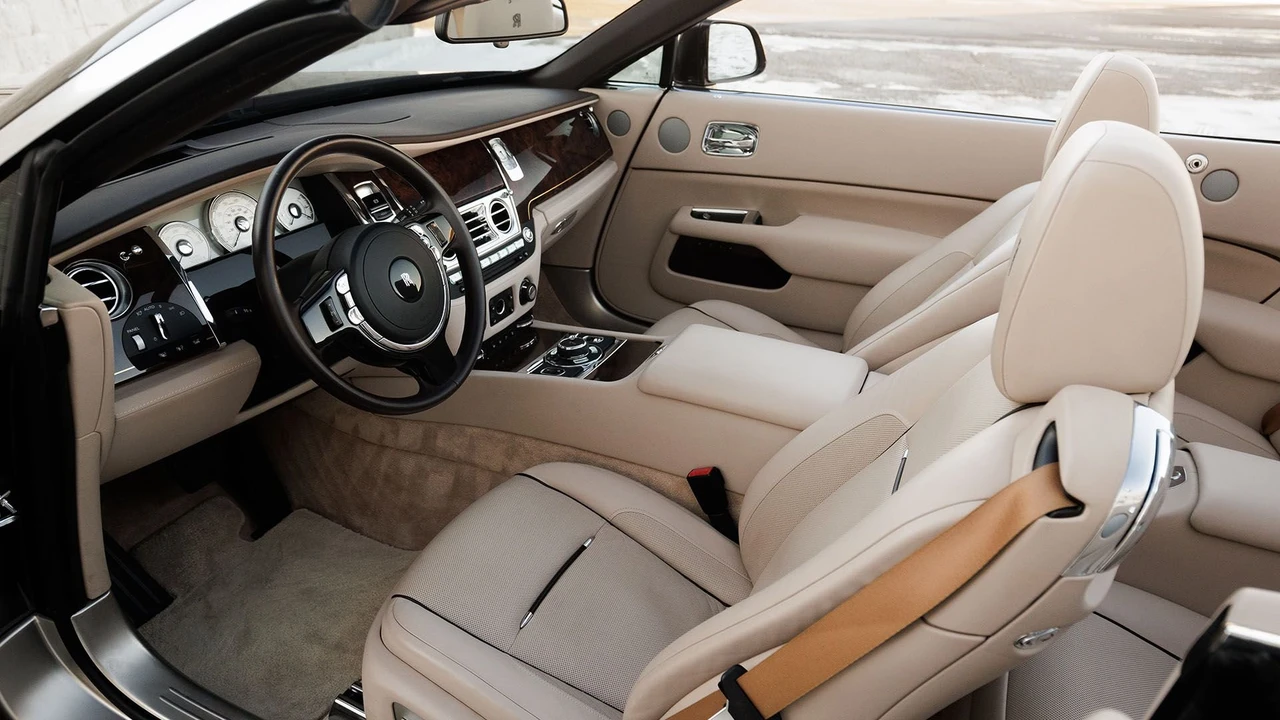 2017 Rolls-Royce Dawn - Image 5 of 31