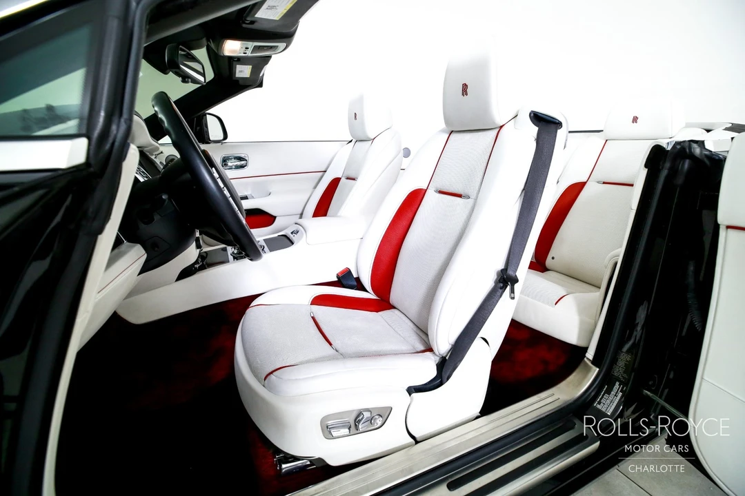 2017 Rolls-Royce Dawn - Image 13 of 31