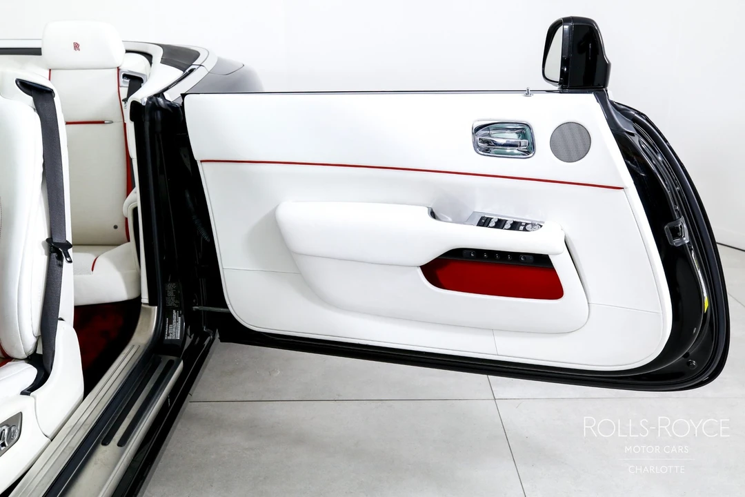2017 Rolls-Royce Dawn - Image 12 of 31
