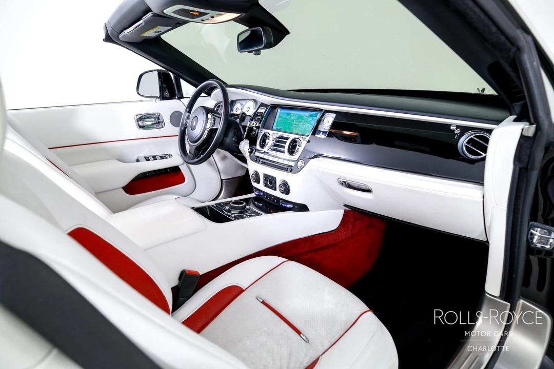 2017 Rolls-Royce Dawn - Image 25 of 31