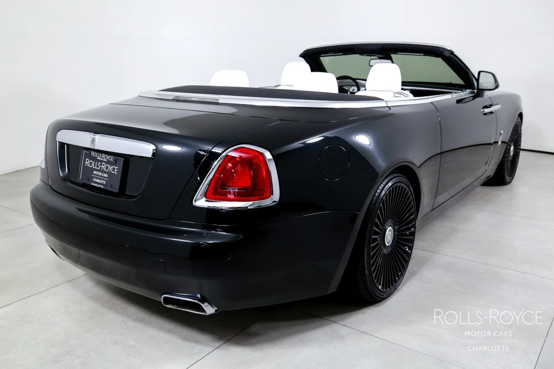 2017 Rolls-Royce Dawn - Image 2 of 31