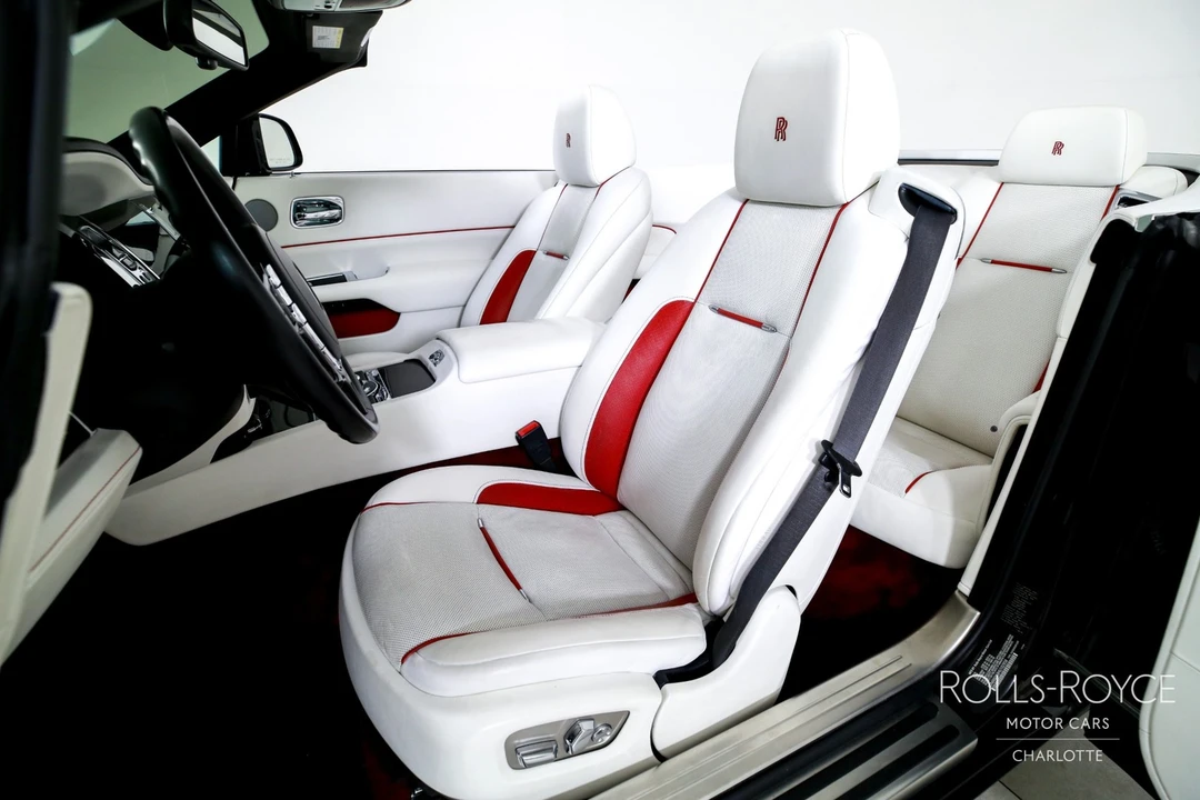 2017 Rolls-Royce Dawn - Image 13 of 31