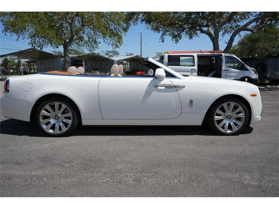 2017 Rolls-Royce Dawn - Image 16 of 31