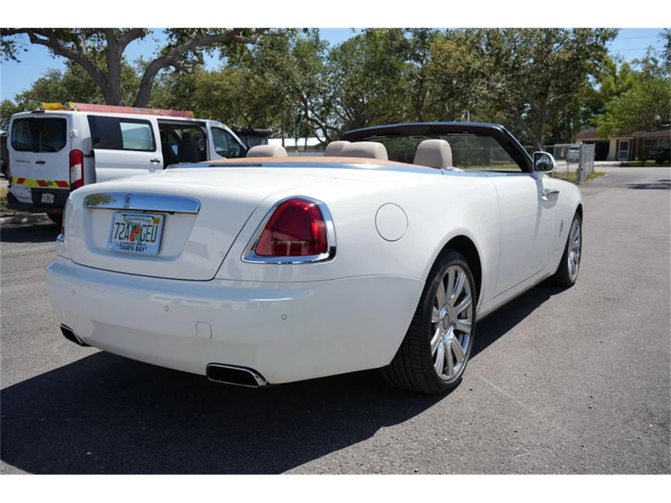 2017 Rolls-Royce Dawn - Image 15 of 31