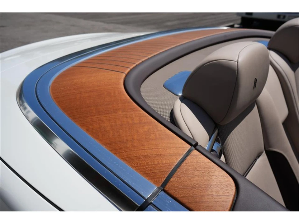2017 Rolls-Royce Dawn - Image 19 of 31