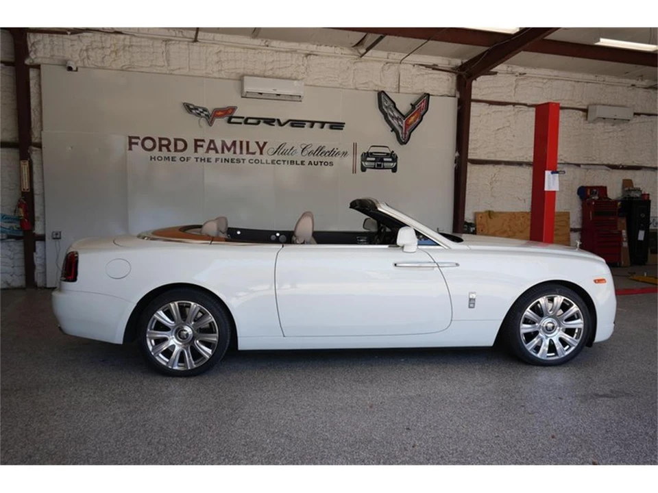 2017 Rolls-Royce Dawn - Image 25 of 31