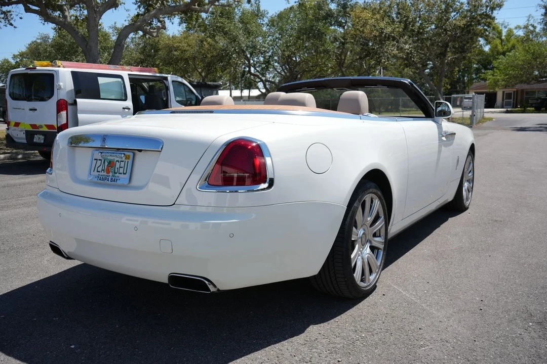2017 Rolls-Royce Dawn - Image 15 of 21