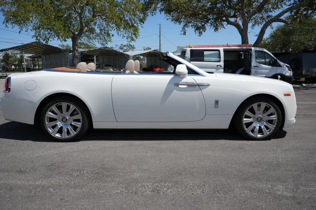 2017 Rolls-Royce Dawn - Image 16 of 21