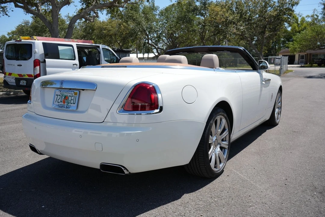 2017 Rolls-Royce Dawn - Image 15 of 21